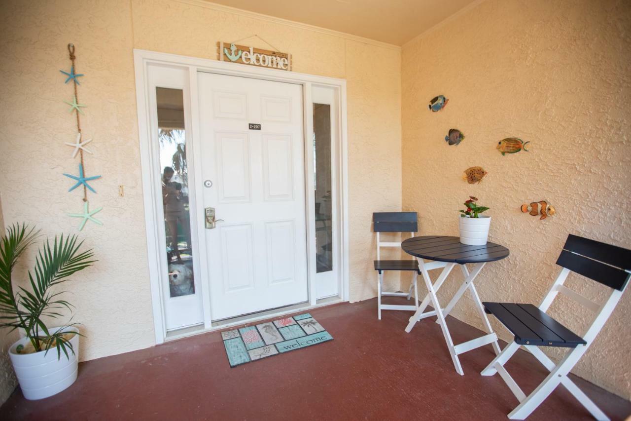 Seashell Escape Apartment Navarre Exterior photo